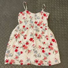 Size 6, Never Worn. Zipper On The Side And Adjustable Straps H&m Floral Print Mini Dress, H&m White Casual Dresses, Casual White H&m Dress, H&m White Mini Dress For Spring, H&m Casual Floral Print Dresses, White Mini Dress H&m For Daywear, Casual Floral Print H&m Dress, Casual H&m Floral Print Dresses, White H&m Summer Mini Dress