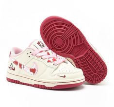 @nike Dunks Shoes, Nike Stuff, Dunk Nike, Nike Sb Dunk Low Pro, Preppy Shoes