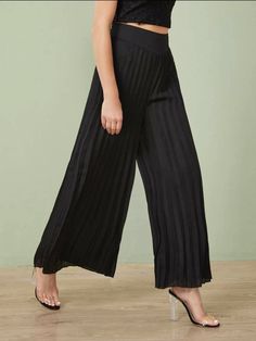 Pleated Wide Leg Pants, Stile Hijab, Casual Wide Leg Pants, Pantalon Large, Pleated Pants, Type Of Pants, 가을 패션, Looks Style, Bottom Clothes