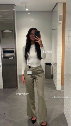 Basic Formal Outfit, Cna Interview Outfit, Business Casual Outfits Women Aesthetic, Science Lab Outfit College, Research Assistant Outfit, Buissness Asthetic Outfits, Everyday Business Casual Outfits, Science Conference Outfit, Retail Employee Outfit