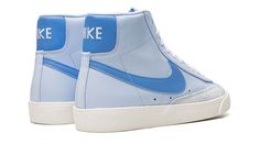 Nike Blazer Blue, Blazer Shoes, Nike Shoes Women Fashion, Nike Blazers, Blazers Shoes, Cute Nike Outfits, Preppy Shoes, Pretty Shoes Sneakers, All Nike Shoes