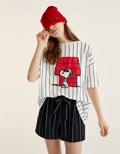 Snoopy Clothes, Snoopy Classroom, Snoopy T Shirt, Stitch Clothes, Pajama Outfits, Pull And Bear, Quirky Fashion, Embroidery On Clothes, Clothing Photography