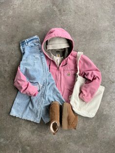 #carharttwomen #outfits #pink #vintage Pink Carhartt Jacket, Carhartt Jacket Outfit, Pink Carhartt, Simple Streetwear, Ames Iowa, Outfit Inspo Casual, Cute Comfy Outfits, Swaggy Outfits, Cute Everyday Outfits