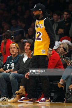 Hoodie Jersey Outfit, Hoodie With Jersey Outfit, Jersey Hoodie Outfit, Jersey Over Hoodie Outfit Men, Lakers Jersey Outfit Men, Jersey Outfit Men Fashion, Basketball Jersey Outfit Men, Jersey Over Hoodie Outfit, Nba Jersey Outfit Men