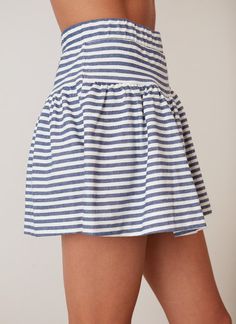 Brunch Cute Outfits, Navy Blue Set Outfit, Striped Clothing, Skirt Outfit Summer, College Wardrobe, Chic Over 50, Skirts Summer, Summer Bottoms, Sports Skirts