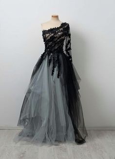 Black tea - chotronette.com Black Ball Gown Wedding Dress, Wedding Gown Unique, One Shoulder Wedding Gowns, Unique Prom Dress, Wedding Dresses Tulle, Affordable Evening Dresses, Black Ball Gown, One Shoulder Prom Dress, Dresses Tulle