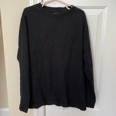 Nwot Never Worn Plain Black Basic Washed Black Long Sleeve Cotton T-shirt, Washed Black Long Sleeve T-shirt For Fall, Casual Long Sleeve Washed Black T-shirt, Black Cotton Zara T-shirt, Casual Black Plain Top, Black Plain Casual Tops, Black Oversized Zara Top, Oversized Black Zara Top, Black Oversized Top From Zara