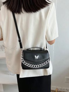 Bird in Bag - Chic and Elegant Bowknot Design Handbag with Chunky Chain Strap - Perfectly Minimalist in Solid Color Trendy Chain Link Bag For Gift, Trendy Chain Link Gift Bag, Chic And Elegant, Animal Fashion, Bird In Bag, Bag Bag, Square Bag, Daily Fashion, Chain Strap