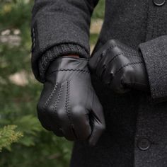 Gloves Aesthetic, Mens Winter Gloves, Sheepskin Gloves, Black Leather Gloves, Gloves Black, Winter Gloves, Black Gloves, Mens Gloves, Mode Inspiration