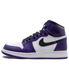 The Air Jordan 1 Retro High OG GS 'Court Purple 2.0' is a classic sneaker with a modern twist. Featuring the original color blocking of the OG 'Chicago' colorway, this sneaker is perfect for big kids who want a taste of nostalgia with a fresh new look. The white toe box and quarter panel are accented by black leather Nike Air branding and a Wings logo, while the lightly padded nylon tongue provides both comfort and style. (AJ1/SNKR/High Top/Basketball) Jordan 1 Retro High Court Purple, High Top Nike, Jordan Purple, Wings Logo, Air Jordan 1 Retro High Og, Air Jordan 1 Retro High, Nike Kids, Air Jordan 1 Retro, Jordan 1 Retro High