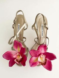 #manoloblahnik #shoes #shoeshighheels #heels #vintage #fashion #vintageheels Vintage Manolo Blahnik Shoes, Orchid Heels, Heels Vintage, Blahnik Shoes, Fresh Shoes