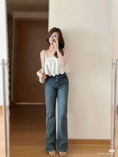 Guia Completo: Como Encontrar a Calça Jeans Perfeita para Seu Tipo de Corpo Casual Summer Korean Outfits, Cute Date Outfits Korean, Casual Day Outfits Classy, Tita Outfit Ideas Casual, Korean Summer Fits, Coffee Date Outfit Aesthetic, Tita Outfit Ideas, Summer Outfit Korean, Summer Korean Outfits