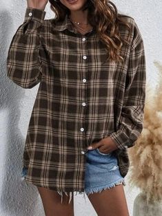 DESCRIPTIONSKU: DR2000A3419Style: CasualCategory: ShirtsDetails: Plaid. collar. buttonSeason: Spring. Fall. WinterFabric: 100%cottonNeckline: Turn CollarSleeve Type: Long SleeveWaist Line: Loose WaistSIZE CHART(CM) SIZE US LENGTH BUST SLEEVE LENGTH CUFF S 4 76 124 53 19 M 6 77 128 54 20 L 8/10 78 132 55 21 XL 12 79 136 56 22 XXL 14 80 140 57 23 Streetwear Blouse, Oversized Plaid Shirts, Buffalo Plaid Shirt, Womens Flannel Shirt, Oversized Flannel, Button Long Sleeve, Shirt Blouses Tops, Lace Evening Dresses, Shoulder Shirts