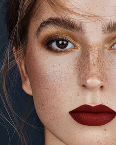 Makeup Brown, Freckles Makeup, Maquillage On Fleek, Beautiful Freckles, Makeup Simple, Beauty Make-up, Red Makeup, Brown Makeup, Beauty Shoot