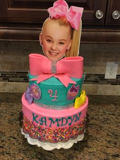 Jojo Siwa birthday cake Jojo Cake, Jojo Siwa Birthday Party Ideas, Jojo Siwa Birthday Cake, Jojo Siwa Birthday Party, Jojo Siwa Party, Jo Jo Siwa, Birthday Cake Cookies, Girly Party Ideas, 7th Birthday Party Ideas