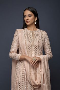 Suits For Women Indian, Indian Designer Suits, Suits Dress, Designer Suit, Salwar Kamiz, Designer Anarkali, Kurta Designs Women, Pakistani Dress