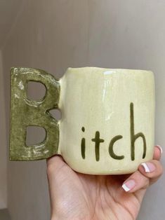 Funny Ceramic Mugs, Clay Cups Aesthetic, Funny Clay Art, Diy Clay Cup, Pottery Designs Aesthetic, Clay Mugs Aesthetic, Funny Ceramics Ideas, Mug Inspo Design, Pottery Aesthetic Ideas