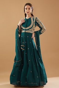 Rama green attached cancan anarkali with cutdana, pearl, dabka, zardozi embroidery in floral pattern. Paired with embellished dupatta. - Aza Fashions Green Anarkali Suits, Green Anarkali, Kurta Lehenga, Desi Dress, Silk Anarkali, Zardozi Work, Embroidered Anarkali, Ethnic Looks, Paneled Skirt