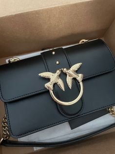 Pinko Bags Outfit, Pinko Bags, What's In My Purse, Luxury Bags Collection, Girly Bags, Blog Instagram, Bags Aesthetic