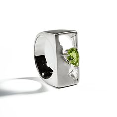 Broken pieces hold a story. You can't find wisdom staying all shiny and new. Details: Silver 925 Stones: Peridot Plating: White Rhodium Width: 11 mm Band wide: 5 mm Length: 22 mm Weight: 7.93 g Peridot Crystal, Broken Pieces, Gold Gifts, Peridot Ring, Green Peridot, Lemon Quartz, Green Amethyst, Perfect Ring, Stone Pendants