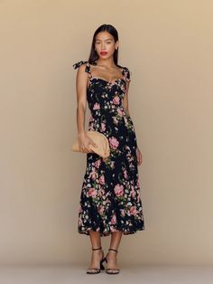 Formal Casual Outfits, Extra Dresses, Sustainable Wedding Dress, Chic Lifestyle, Fall Faves, Sustainable Wedding, Dresses Fall, Wedding Guest Looks, Sleeveless Midi Dress