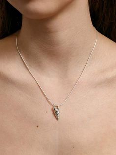 Silver Wolf, Silver Snake Chain, Bronze Pendant, Sell Gold, Demi Fine Jewelry, Vancouver Canada, 925 Sterling Silver Chain, Shell Pendant, Halle