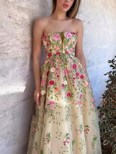 Strapless Embroidery Lace Floral Champagne Prom Dresses #promdress #promdresses #formaldresses #eveningdress Floral Tulle Prom Dress, Tulle Prom Dress Long, Champagne Homecoming Dresses, Teuta Matoshi, Champagne Prom Dress, Sea Wedding, Graduation Party Dresses, Bridal Party Dresses, Formal Party Dress