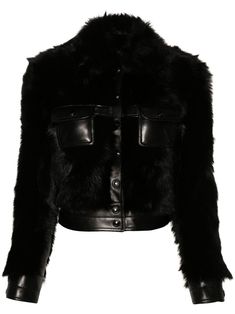 black shearling leather trim spread collar front press-stud fastening long sleeves two chest flap pockets straight hem cropped Chloe 2024, Tom Ford Clothing, City Dress, Leather Jacket Black, Summer Beach Wear, Shearling Jacket, Faux Fur Jacket, Ski Wear, Lady Dior