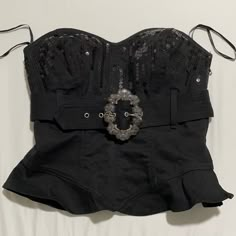 Never Used Junk Punk, Goth Diys, Fitted Gothic Tops, Goth Corset Top, Goth Coquette, Gothic Black Crop Top, Black Fitted Gothic Crop Top, Fitted Black Gothic Lace Top, Pastel Goth Outfits