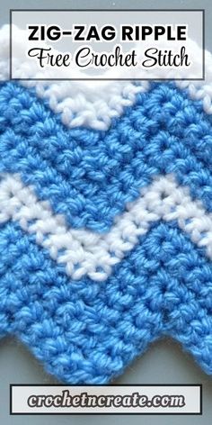 a blue and white crocheted dishcloth with the text zig zag ripple free crochet stitch