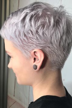 9 2023 Pixie, Short Hairstyles For Fine Hair, Kort Bob, Pixie Haircut Styles, Hairstyles For Fine Hair, Girls Short Haircuts, Short Curly Haircuts, Short Grey Hair, Hair Pixie