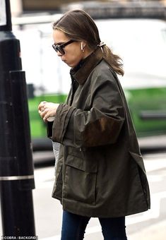 Barbour Jacket Women Outfit, Barbour Jacket Outfit, Casual Christmas Outfits For Women, Countryside Outfit, Casual Christmas Outfits, Christmas Outfits For Women, Countryside Fashion, Christmas Outfit Casual