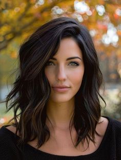 19 Stunning Shoulder Length Fall Hair 2024 Styles Featuring Color Blonde, Red and Brunette Trends with Fresh Cuts and Color Ideas Shoulder Length Black Hair, Dark Fall Hair Colors, Dark Fall Hair, Wavy Hairstyle, Dark Brunette Hair, Haircuts For Medium Length Hair, Fall Hair Color For Brunettes, Modern Fall, Glam Hair