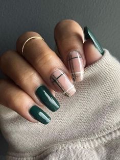 Emerald Green Nails, Kutek Disney, Unghie Sfumate, Dark Green Nails, Heart Nail, Plaid Nails