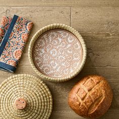 Round lidded bread warmer set Homesteading Gifts, Tortilla Basket, Bread Chips, Bread Warmer, Bread Baskets, Grass Basket, Purse Game, Entertaining Gifts, Towel Apron