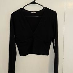 Ardene Cropped Sweater Black Size: Xl New With Tags Black V-neck Crop Top For Spring, V-neck Crop Top For Winter Night Out, Winter V-neck Crop Top For Night Out, V-neck Crop Top For Night Out, V-neck Crop Top For Night Out In Winter, Black Crop Top For Winter, Casual Black Long Sleeve Crop Top, Black Long Sleeve Crop Top For Night Out, Casual V-neck Crop Top For Night Out