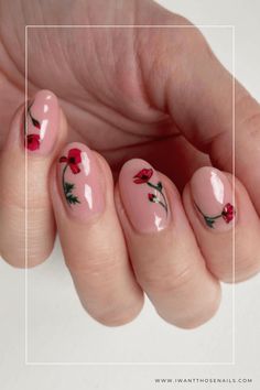 Poppy Nails Simple Nail Art Flowers, Nails With Poppy Flower, Red Poppy Nails, Poppy Flower Nails, Poppy Nails Design, Remembrance Nails, Nails Red Flowers, Poppy Nail Art