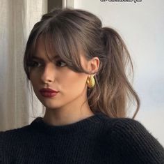 Brown Hair Old Money, Autumn Brunette Hair, Autumn Dinner Outfit, Dinner Date Hairstyles, Natural Outfit, Makeup Baddie, Hairstyles Fall, Luxury Outfit, Rambut Brunette