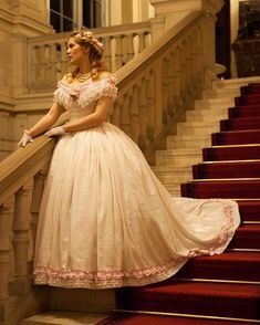 Southern Belle Costume, Victorian Dress Costume, Southern Style Dresses, Wedding Dress Fantasy, Victorian Party, Victorian Ball Gowns, Southern Belle Dress, 18th Century Women, Halloween Party Dress