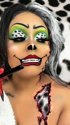 Simple Halloween Face Paint For Women, Cruella Deville Makeup Halloween, Halloween Makeup Disney, Scary Halloween Makeup Looks, Cut Hair Styles, 2023 Costumes, Makeup Ideas Halloween, Scary Halloween Makeup