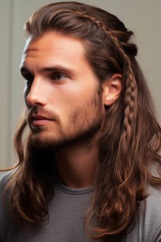 The loose French braid is a refined hairstyle that adds a touch of sophistication to your long hair. It’s perfect for all occasions. Click here to check out more irresistible long hairstyles for men. Loose French Braid, Viking Hairstyles Male, French Braids Men, Loose Braid Hairstyles, Twisted Bun, Long Curly Haircuts, Braid Styles For Men, Loose French Braids