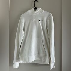 Brand New With Tags. Nike Hoodie Size Small. Send Me Offers Being Very Negotiable. Bundle 2 Or More Items For A Discount! White Long Sleeve Casual Hoodie, Casual White Fleece Sweatshirt, Nike White Sweatshirt For Fall, White Long Sleeve Nike Sweatshirt, White Casual Hoodie With Drawstring, Nike White Fleece Sweatshirt, Nike White Hoodie For Fall, Nike White Hoodie For Streetwear, Nike White Sweatshirt With Ribbed Cuffs