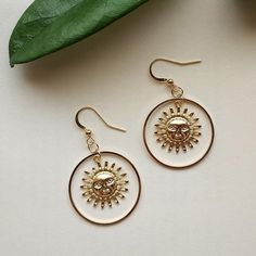 Sun Earrings Earrings Aesthetic Vintage, Sun Outfits, Sun Earrings, Moon Earrings, Sun And Moon, Bijoux Diy, Jewelry Inspo, Pretty Jewellery, Ear Jewelry