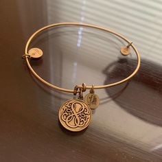 Never Worn Casual Brown Bangle Jewelry, Elegant Brown Bracelets For Friendship, Elegant Brown Friendship Bracelet, Elegant Brown Bracelet, Casual Brown Nickel-free Jewelry, Alex And Ani Bracelets, Alex And Ani, Womens Jewelry Bracelets, Jewelry Bracelets