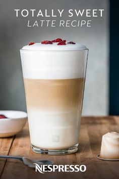 there is a tall glass with some liquid in it and the words, totally sweet latte recipe