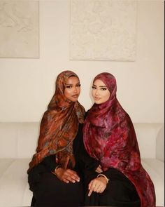 Printed Hijab Outfit, Hijabi Abaya Outfits, Pashmina Outfit, Silk Bandanas, Printed Hijab, Shawl Hijab, Pashmina Hijab, The Group Chat