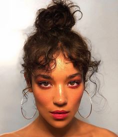 Different Types Of Bangs, Types Of Bangs, Frizzy Curly Hair, Hairstyle Youtube, Red Makeup, Fast Hairstyles, 90s Hairstyles