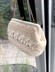 Lovely natural Ivory coloured, woven evening/ bridal clutch~ Art Deco style & era. Unknown fibres, the inside lining is cotton. Again this is not a bleached white but natural Ivory type white. Origin: Montreal Canada, & made in Japan. There is a layer of clear plastic beneath the woven outer area. This is in very good condition with very minimal wear for age. A slight bit of yellowing to the inner lining, otherwise practically perfect in every way. Measurements are in photos for simplicity. Purchaser pays shipping. Thanks for shopping by! Vintage White Clutch Evening Bag, Vintage Cream Bags For Vintage Events, Elegant Natural Evening Bag, Vintage Cream Clutch Bag, Vintage Beige Handmade Evening Bag, Vintage Cream Bag For Wedding, Vintage Cream Bags, White Rectangular Vintage Clutch, Vintage Cream Bags For Weddings