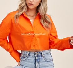 Cropped, button down, long sleeve, collar shirt with frayed hem. 100% Cotton Shirt Cropping Ideas, Oversized Crop Top Outfit, Cropped Button Up Shirt Outfit, Cropped Top Outfits, Long Sleeve Cropped Top Outfits, Chic Smart Casual, Crop Shirts For Women, Button Up Shirt Outfit, Outfits Crop Top