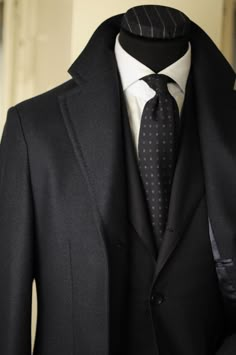 This is a look that I would like to be adopting during this brutal winter. - HRH // Saman Amel Dark Suit Men, Dapper Man, Der Gentleman, Work Style, Man Style, Black Suit